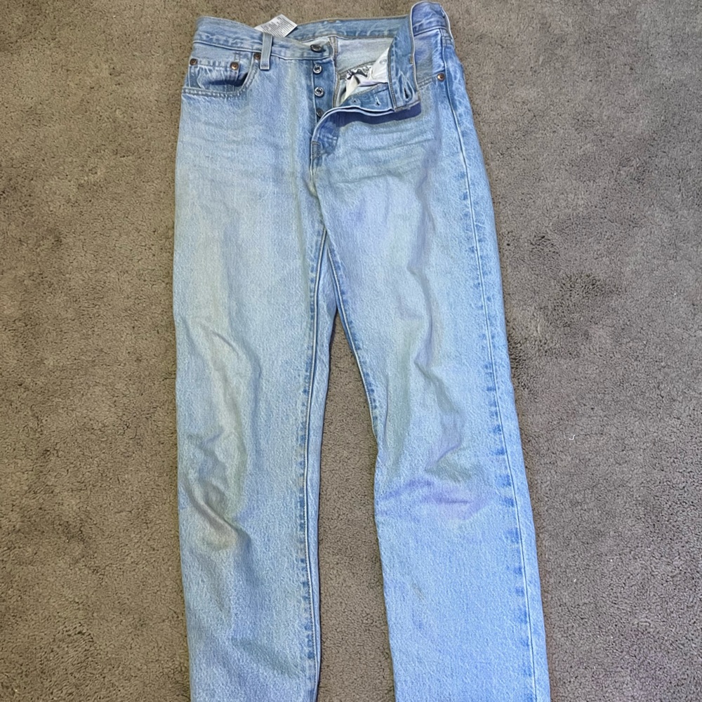 Levi 501's original cropped women's jeans - light wash